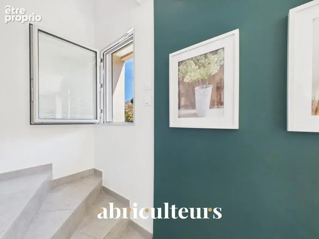 Maison familiale contemporaine de 120 m² de DPE A avec Mini-piscine éco en vente au Centre Saint-Laurent-du-Var (06700) - photo 13