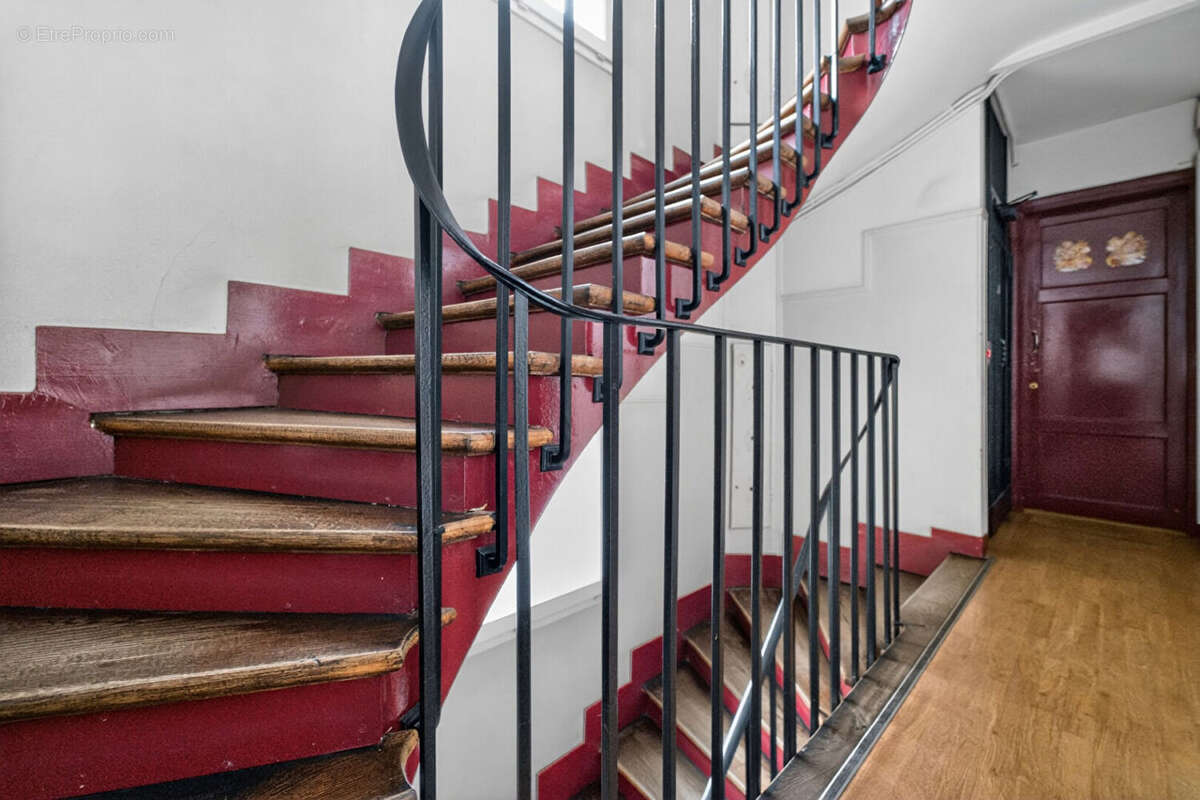 Appartement à PARIS-14E