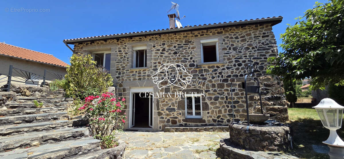 Maison à SAINT-GERMAIN-LAPRADE