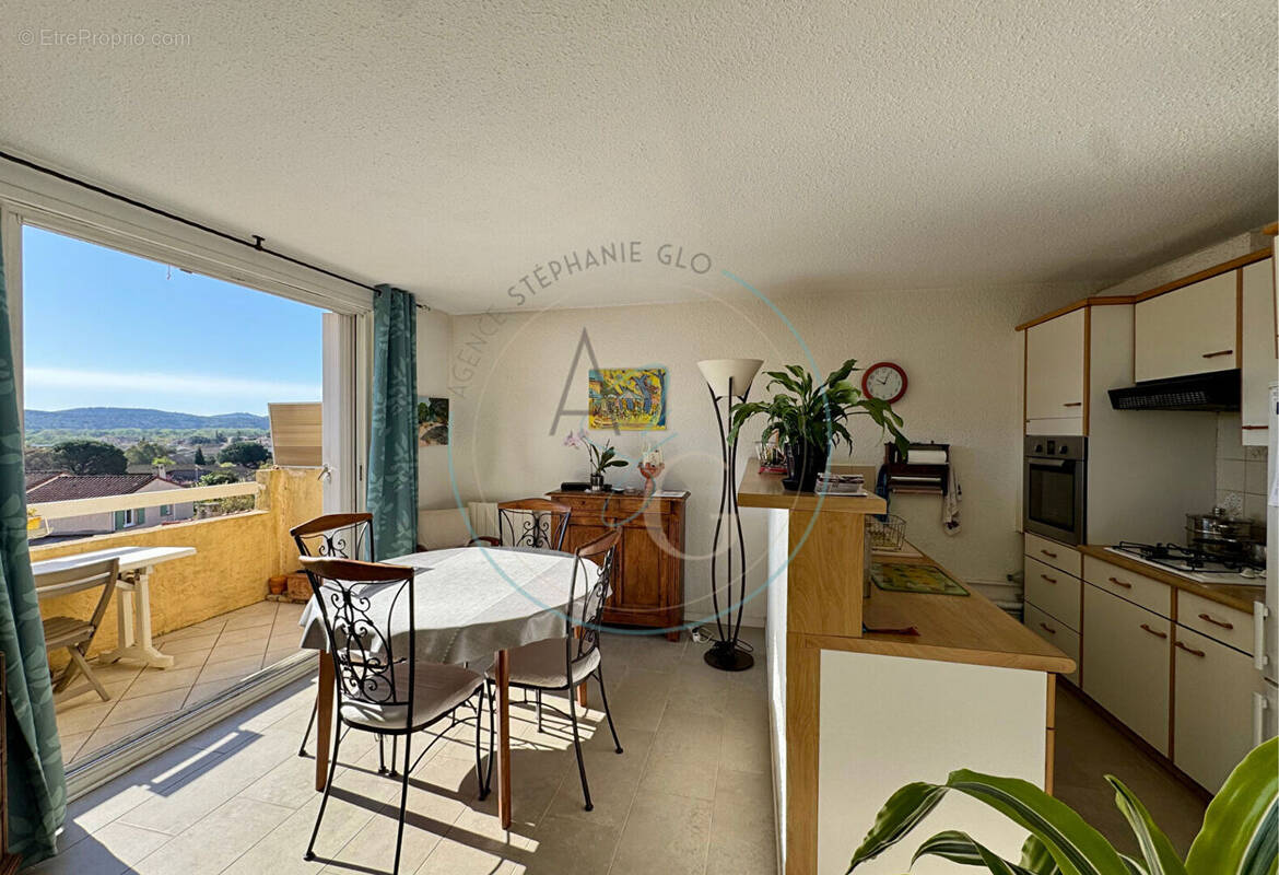 Appartement à COGOLIN