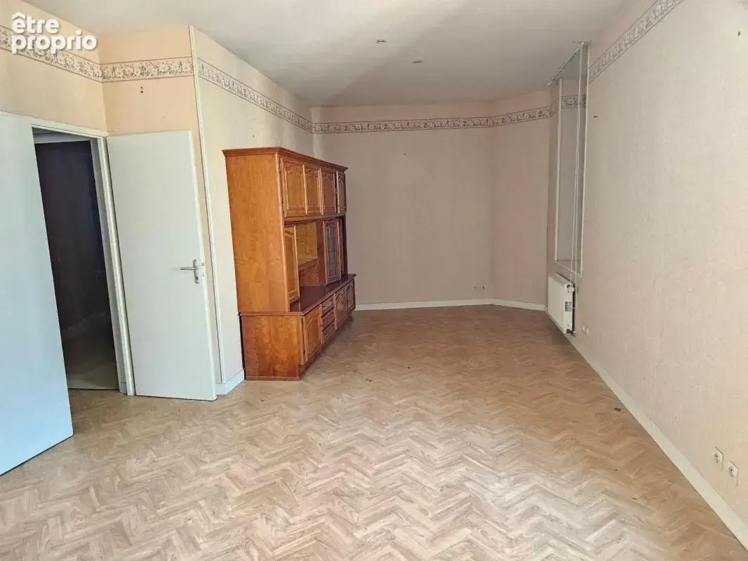 THOUARS - Ensemble immobilier à rénover - photo 13