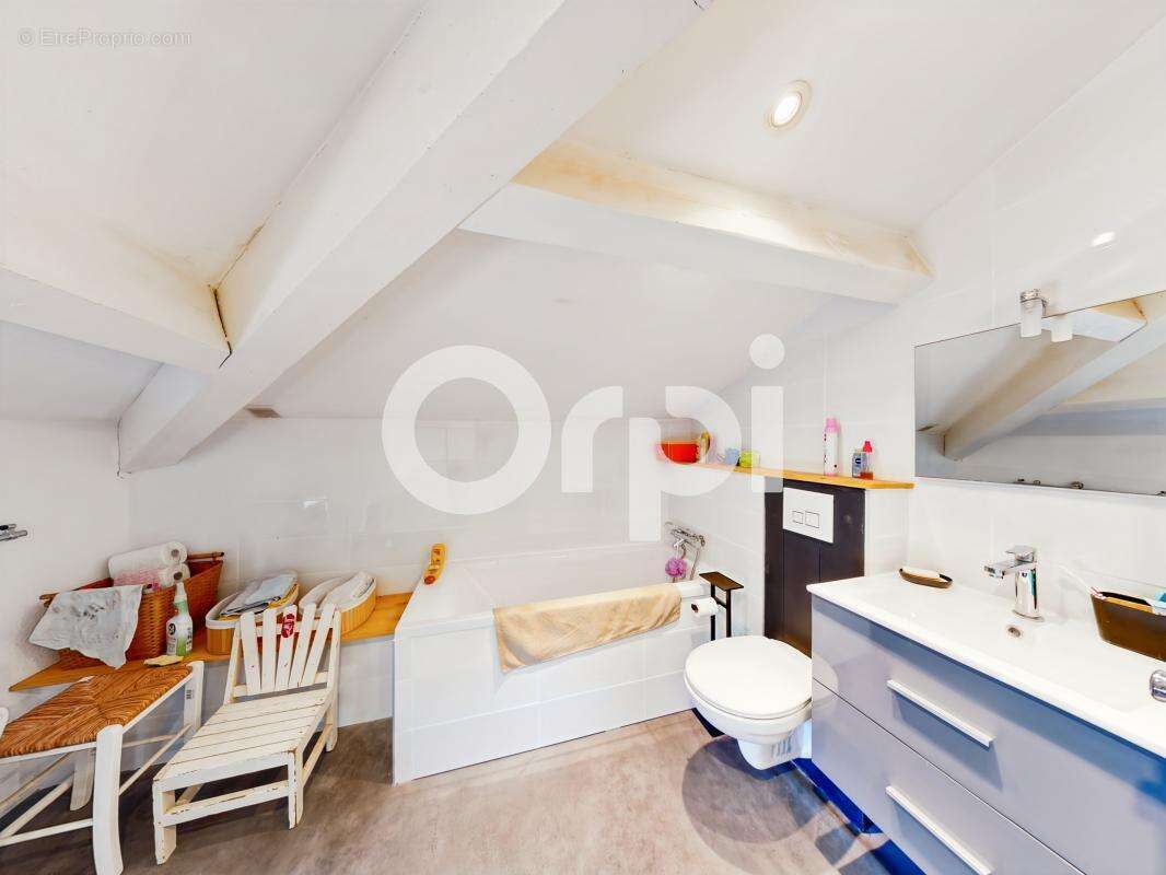 Maison à SAINT-ALBAN-AURIOLLES