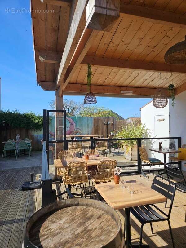 Commerce à LA BREE-LES-BAINS