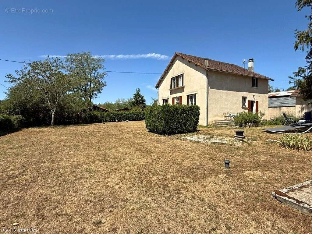 Maison Avec 4 Chambres Et Jardin Clos Sur 1062m² - photo 3