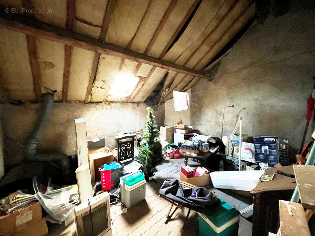 Maison à VILLENEUVE-LA-GUYARD