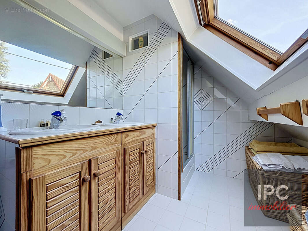 HERBLAY - Pavillon - 135m² - photo 12