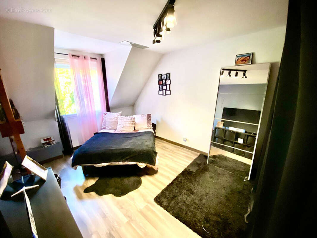 Maison à MERY-SUR-OISE