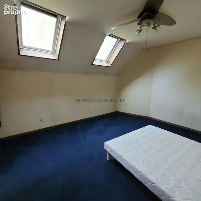 Maison ancienne individuelle 5 pièces sur 1970 m2. - photo 8