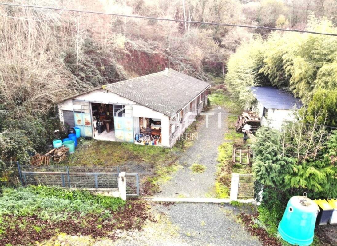 Photo 1 - Commerce à COUPIAC