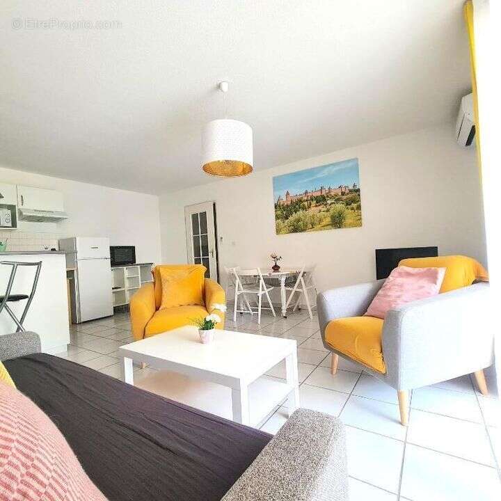 À découvrir sans tarder : superbe T2 rénové et meublé à - photo 3