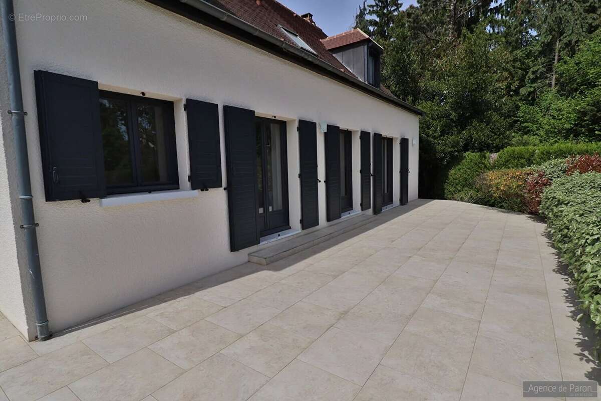 Maison à VERRIERES-LE-BUISSON