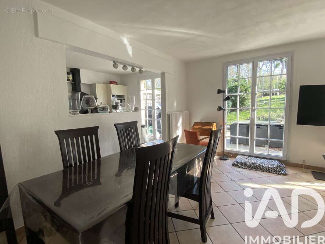 Photo 3 - Maison à SAINT-FARGEAU-PONTHIERRY