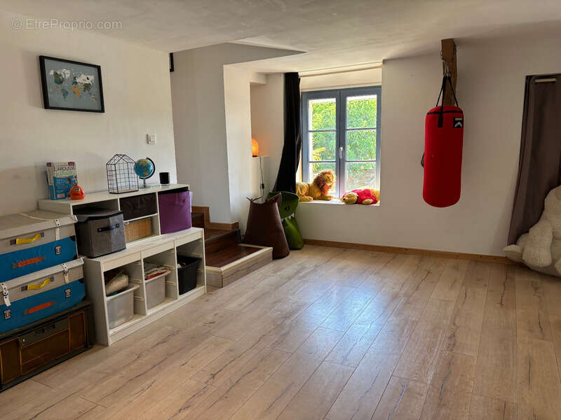 Maison en pierre , pleine de charme - 3 Chambres et mezzanine - COURNON - photo 16
