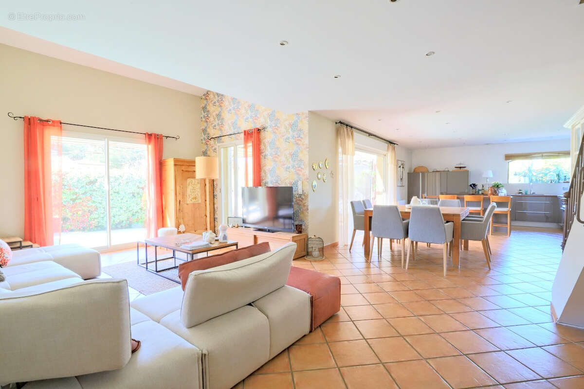 Maison à SIX-FOURS-LES-PLAGES