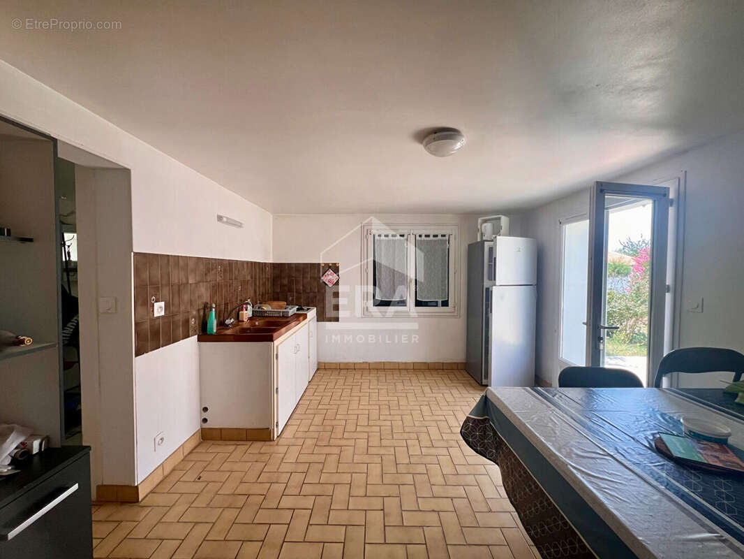 SEMUSSAC - Maison individuelle 115 m² + 818 m² de terrain - Proche commerces - photo 11