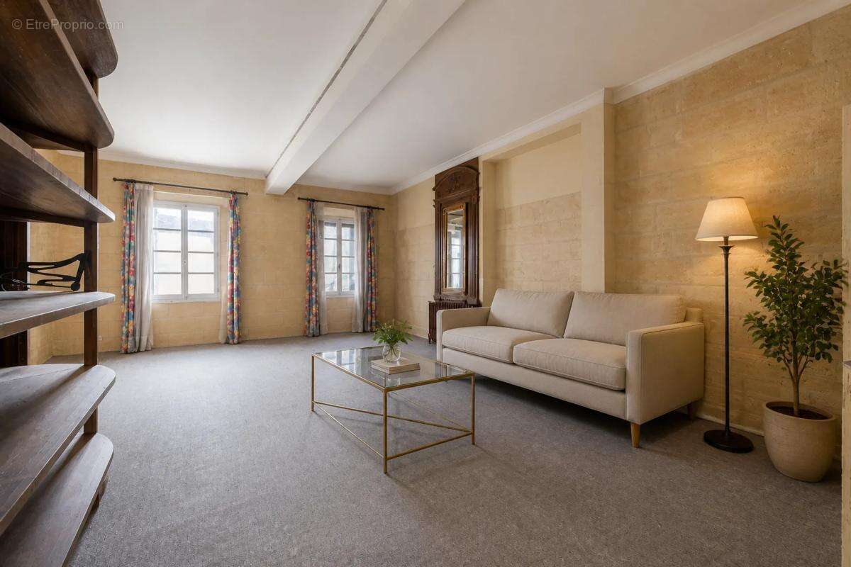 Maison 8 pièces de 400 m2 située à Saint-Médard-de-Guizières - photo 20