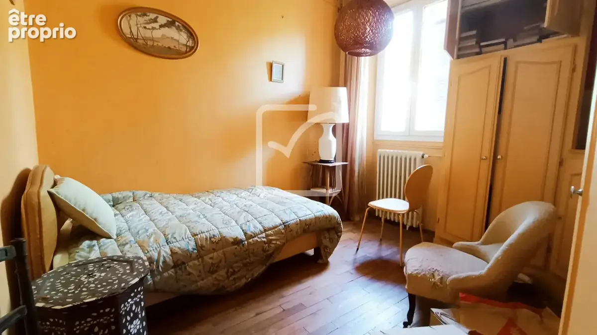 Deux maisons (une louée) et dépendances. - photo 13