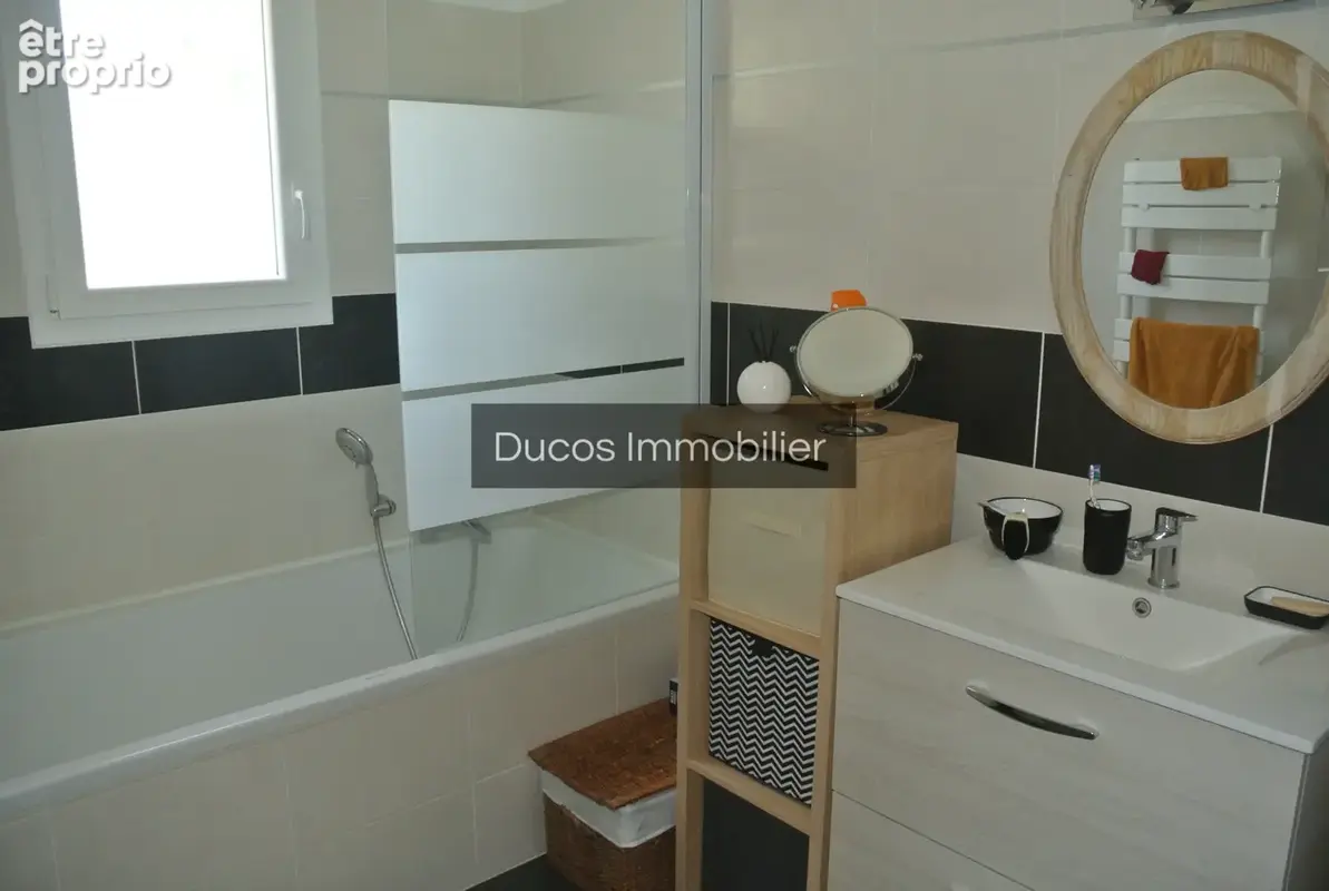 Maison 3 chambres, un bureau, une salle d'eau et une salle de bains - photo 10