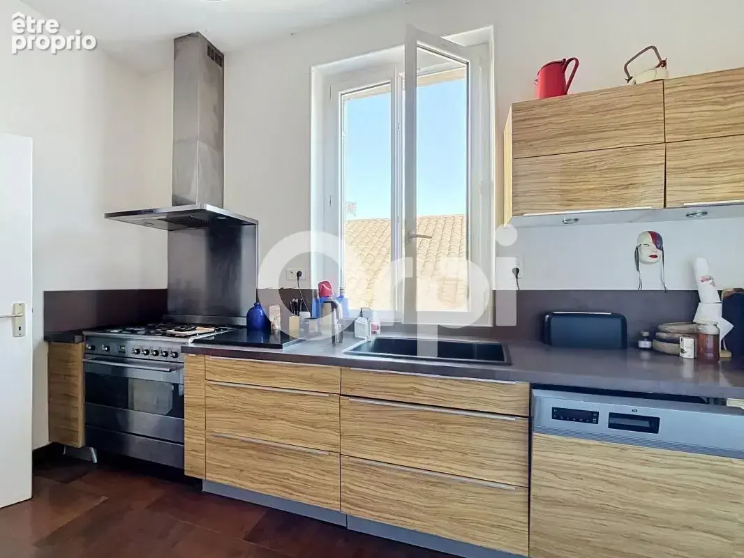 Demeure de caractère en pierre (179 m²) – Charme, volumes & potentiel mixte - photo 4
