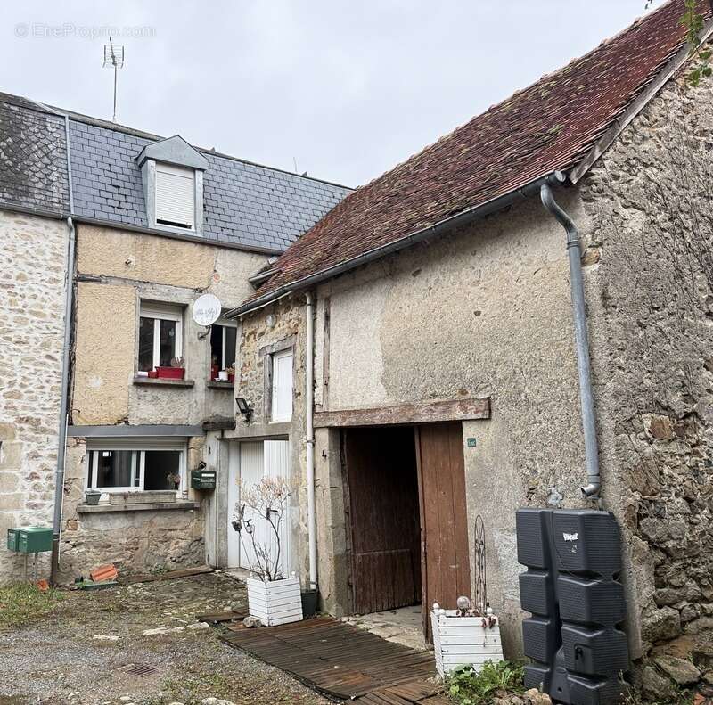Maison à DUN-LE-PALESTEL