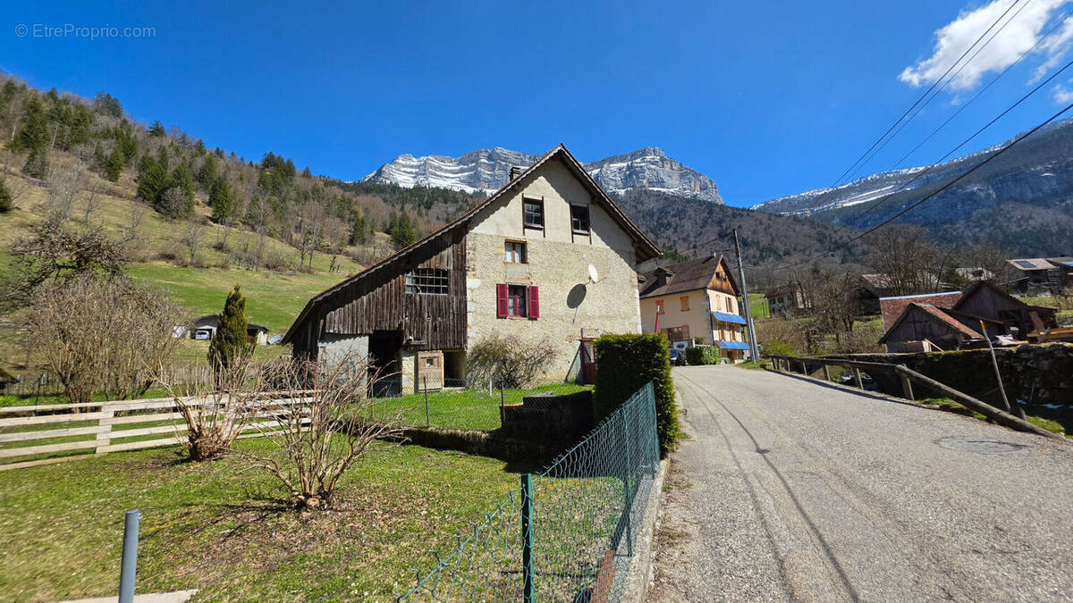 Maison à SAINT-PIERRE-D'ENTREMONT