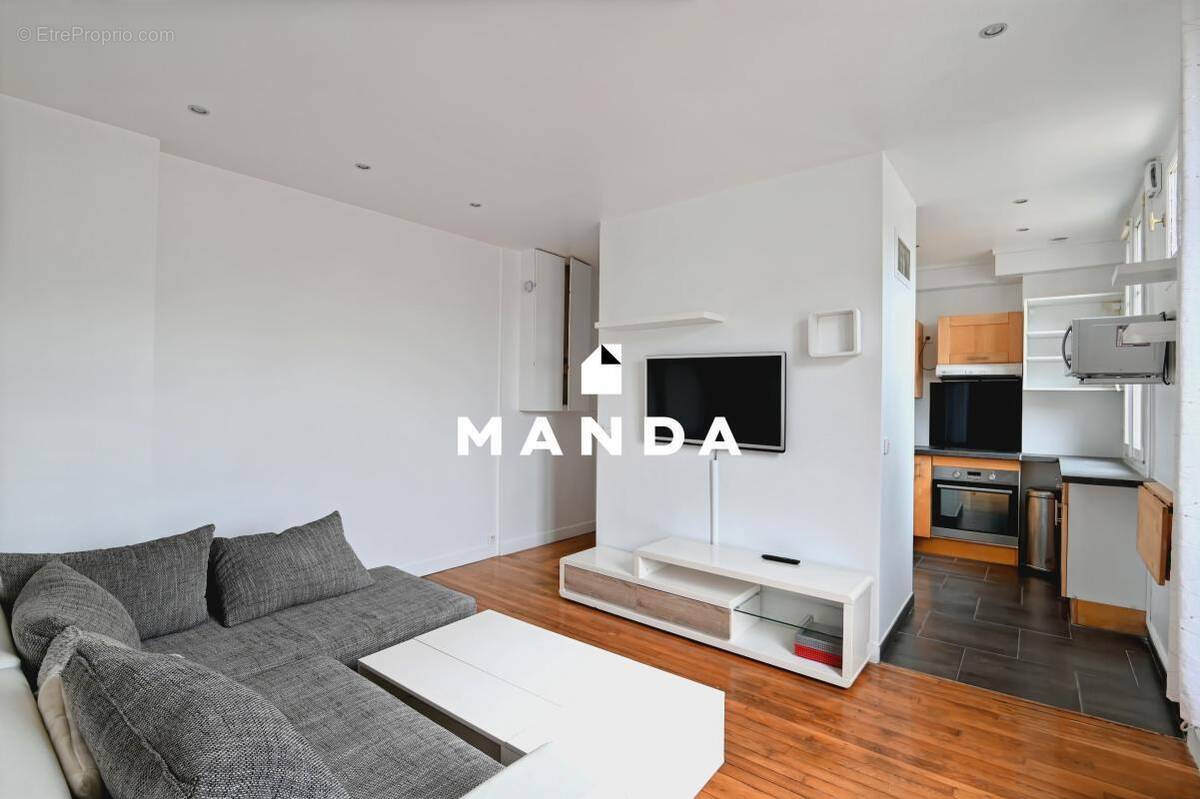 Appartement à COURBEVOIE