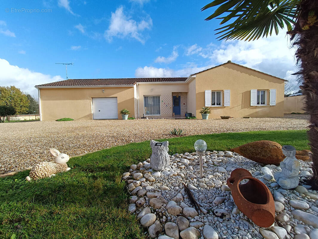 Maison à BOUTIERS-SAINT-TROJAN