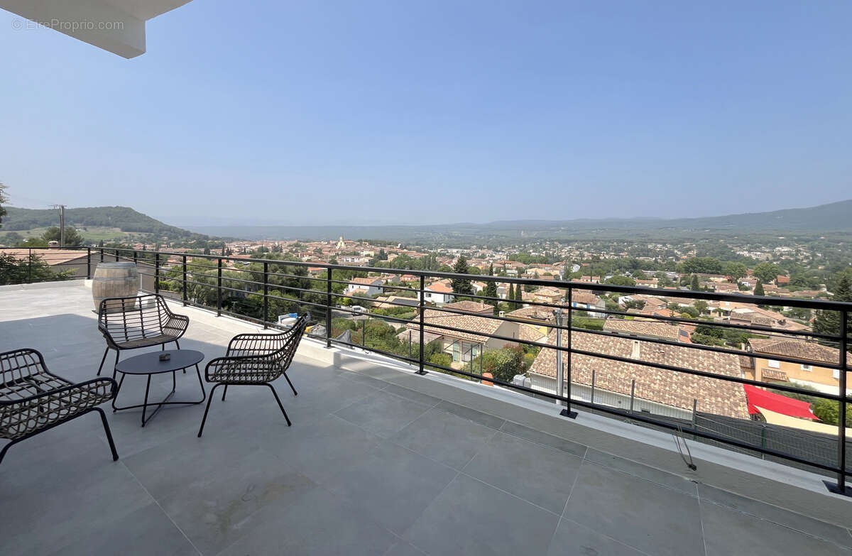 Appartement à LE BEAUSSET