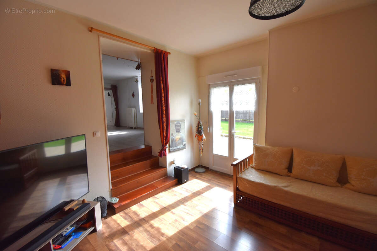 Maison à FLEUREY-LES-SAINT-LOUP