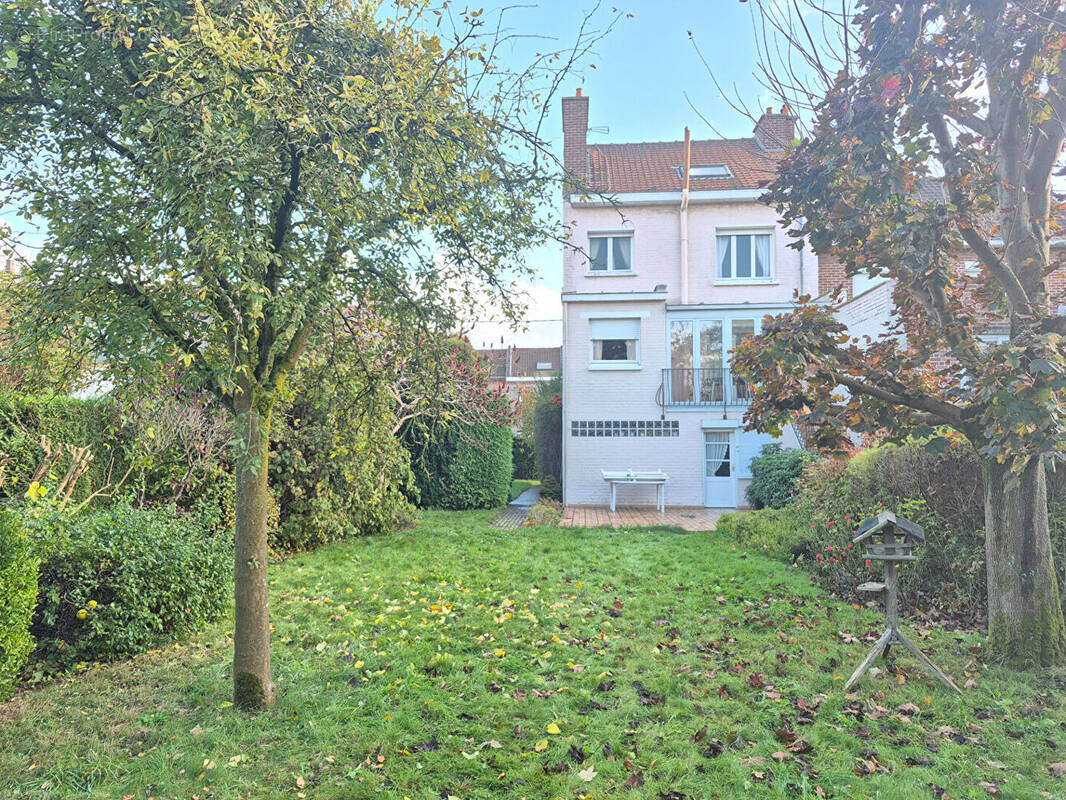 Maison à HALLENNES-LEZ-HAUBOURDIN