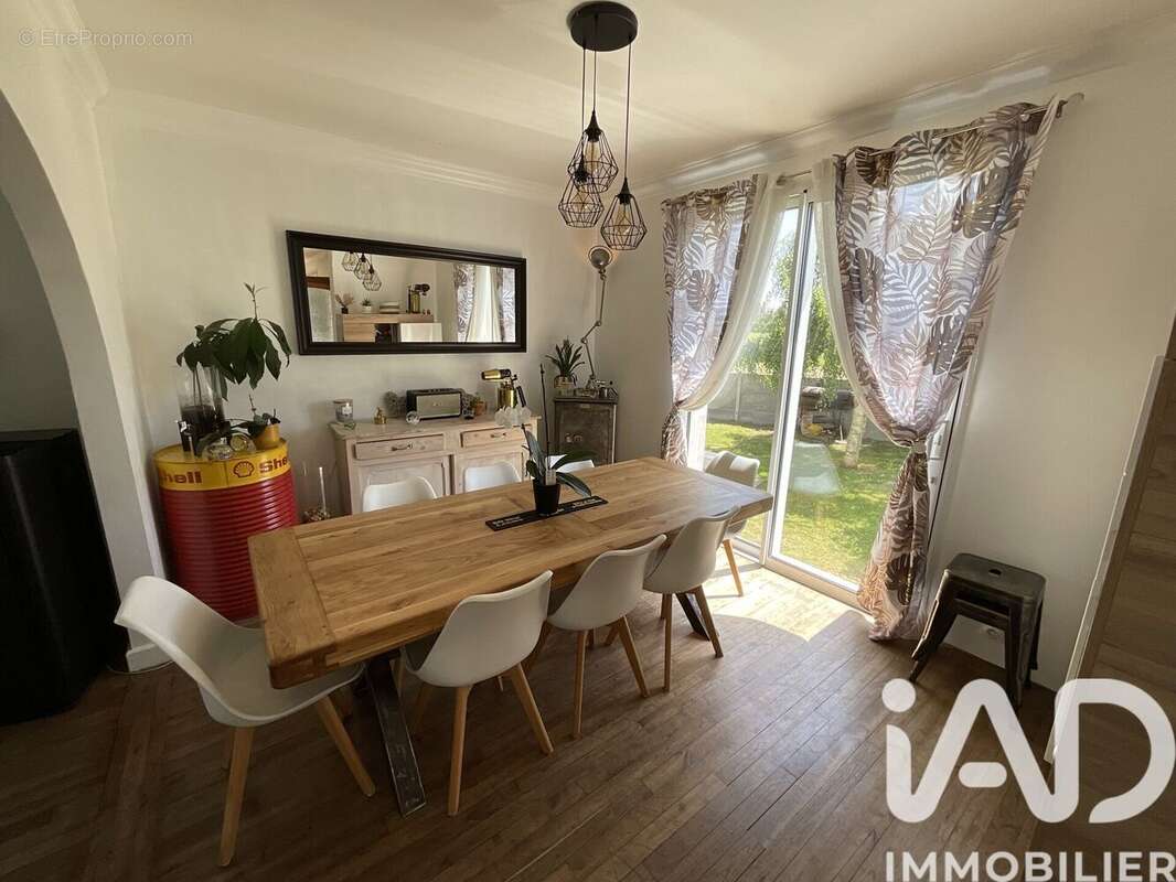 Photo 3 - Maison à LA ROCHE-DERRIEN