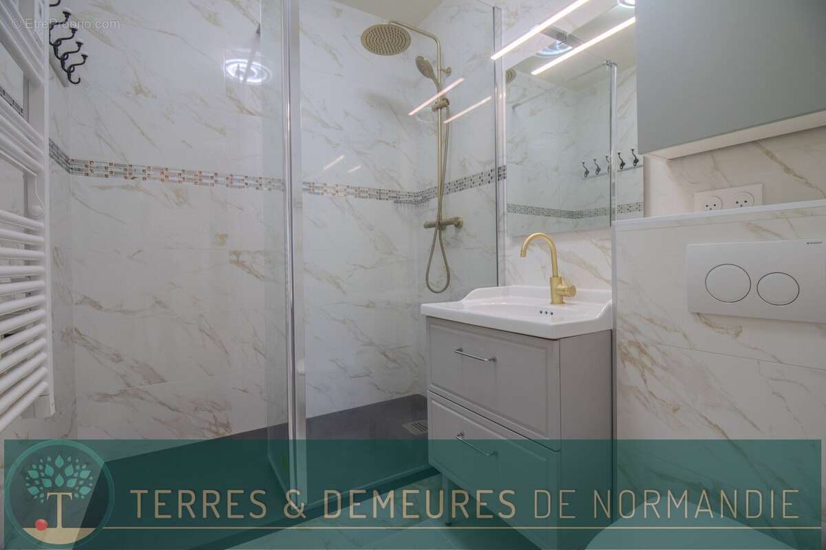 Dieppe Front de Mer  Appartement de 93,25 m² avec Vue Mer et Jardinet, à 5 Minutes du Centre-Ville - photo 12