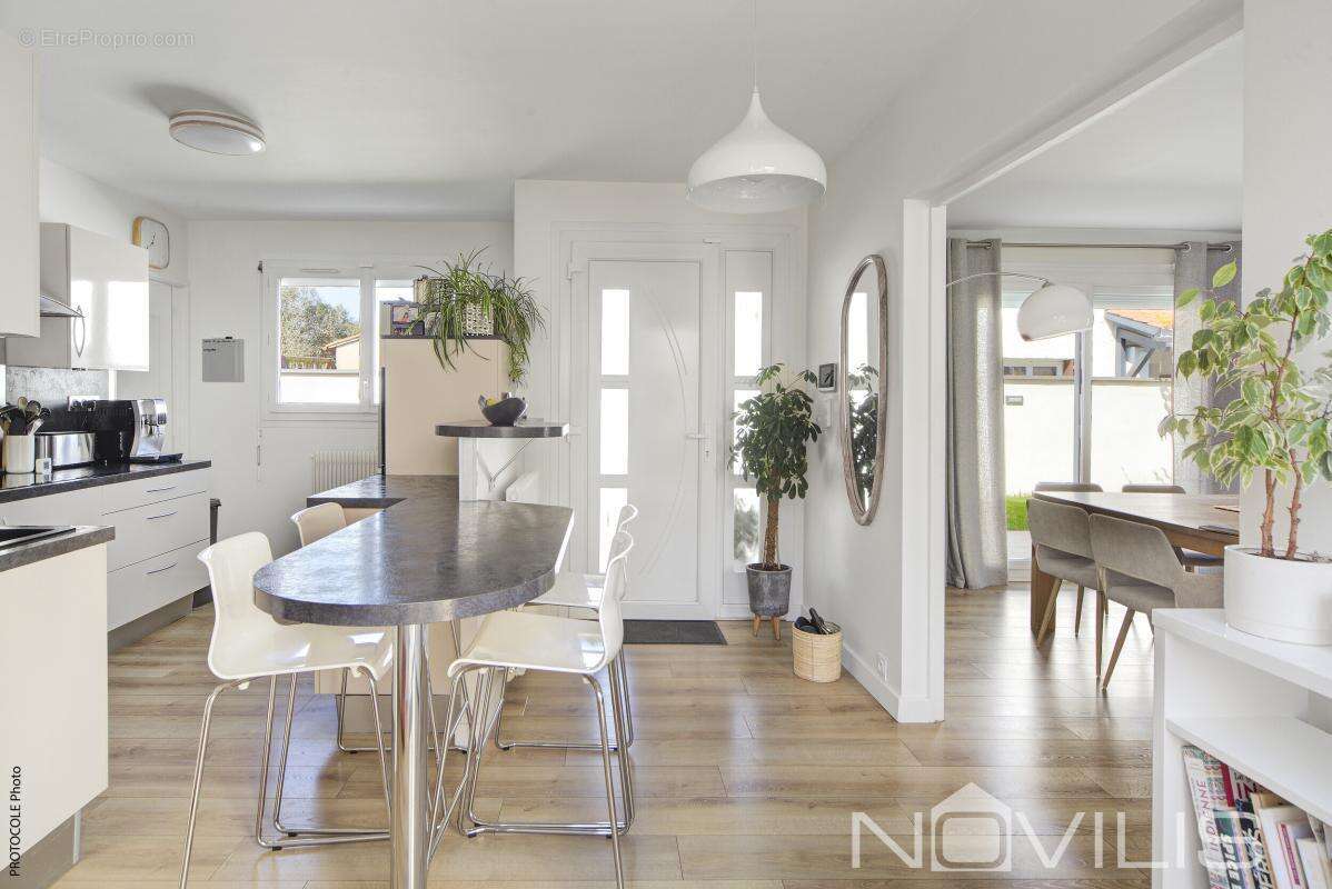 Maison à CASTELGINEST