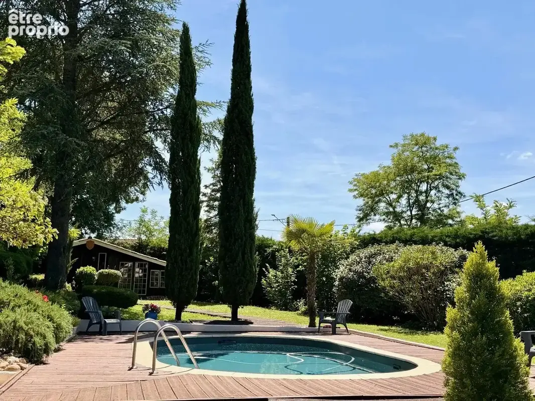 Contemporaine de 163 m² avec piscine sur 2195 m² de terrain - photo 3