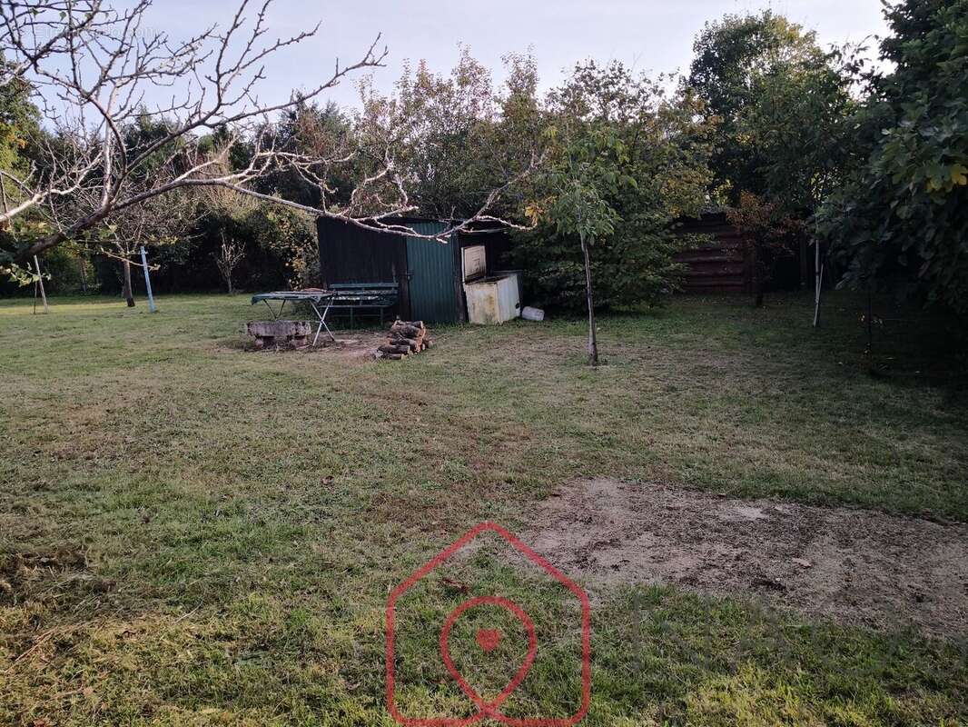 Terrain à FONTENAY-SUR-LOING