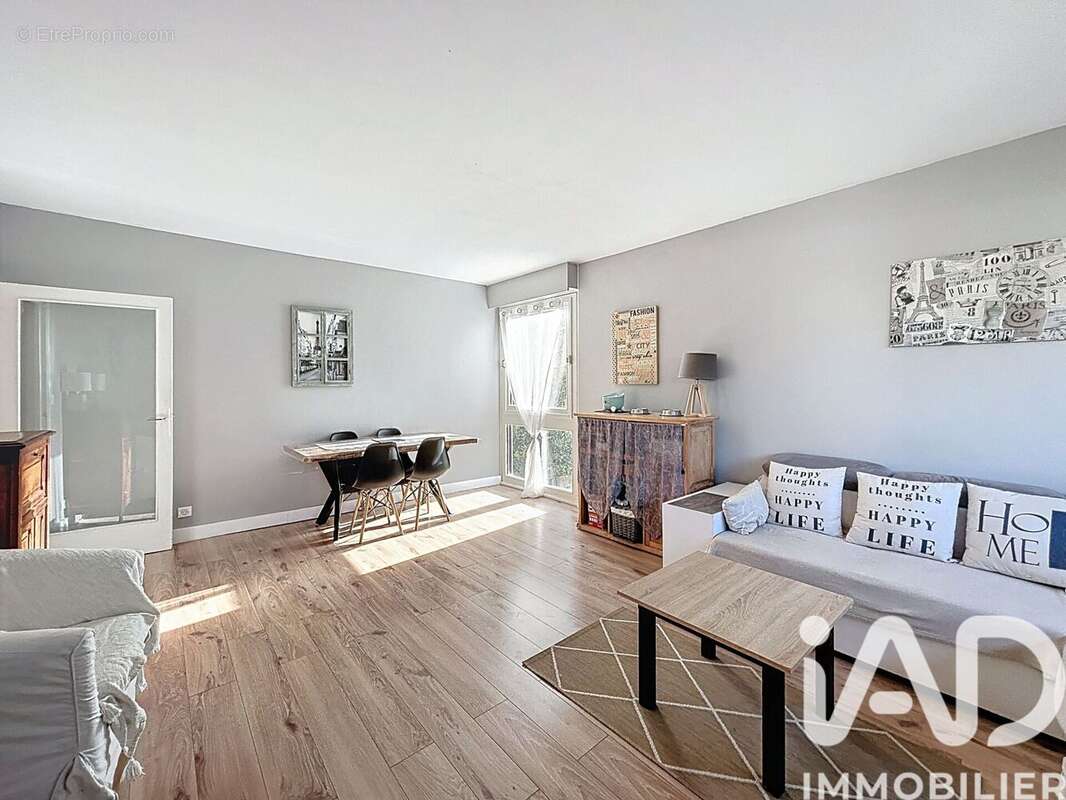 Photo 3 - Appartement à LA CELLE-SAINT-CLOUD