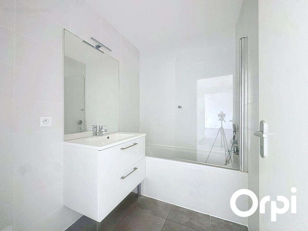 Appartement à GATTIERES