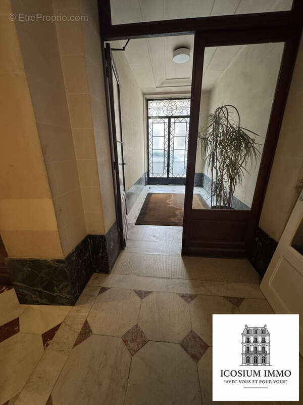 Appartement à PARIS-14E