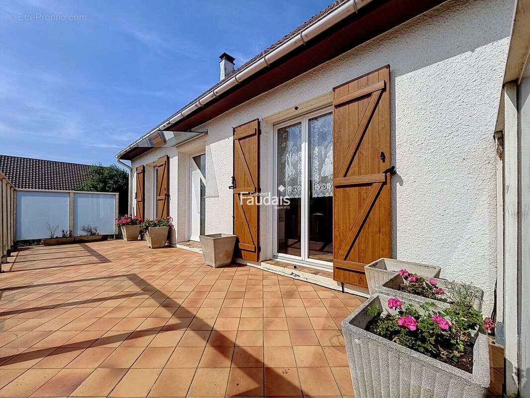 Maison 126 m² à Grandcamp-Maisy  - photo 3