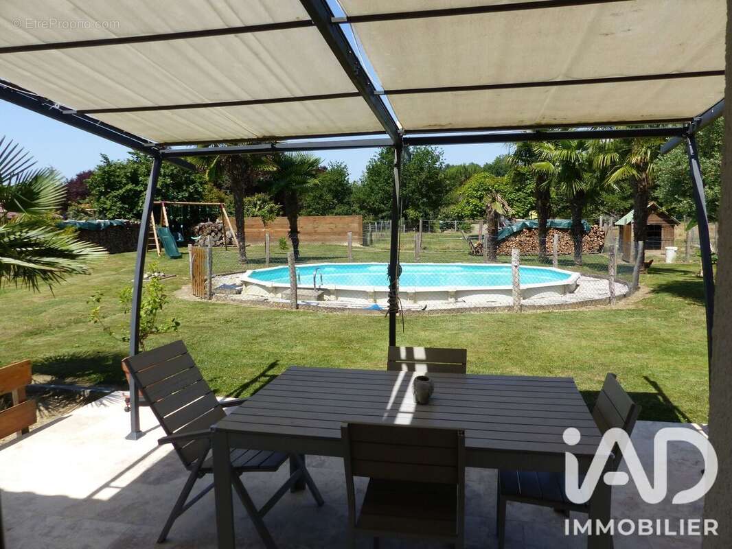 Maison 104 m² à Renung  - photo 2