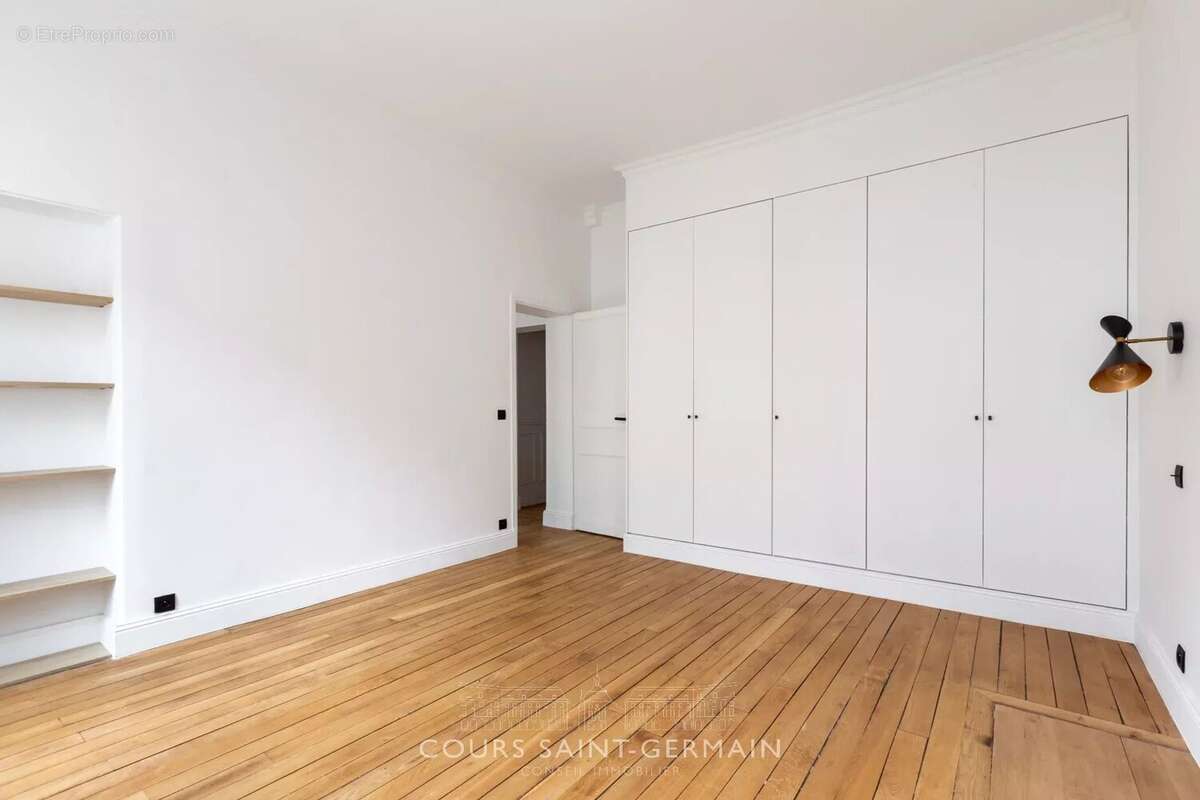 Appartement à PARIS-7E