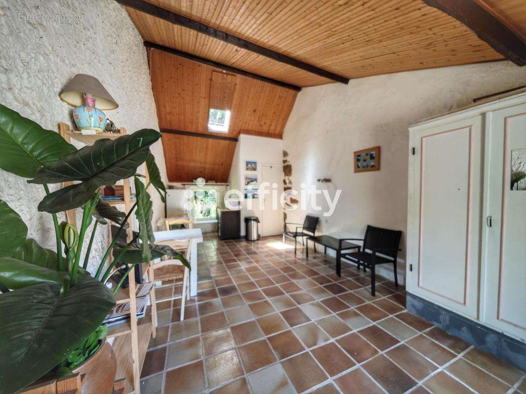 Maison à PLOMODIERN