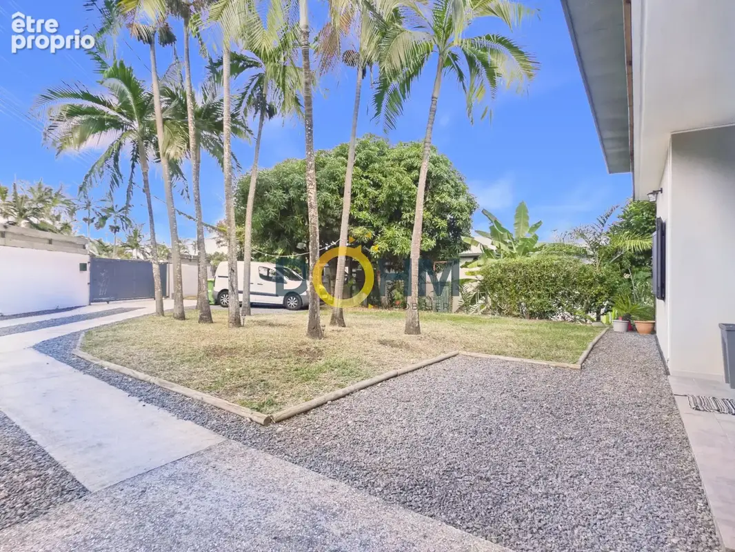 Villa T5 de plain-pied avec piscine chauffée et garage sur plus de 1 000 m2 de terrain - photo 17