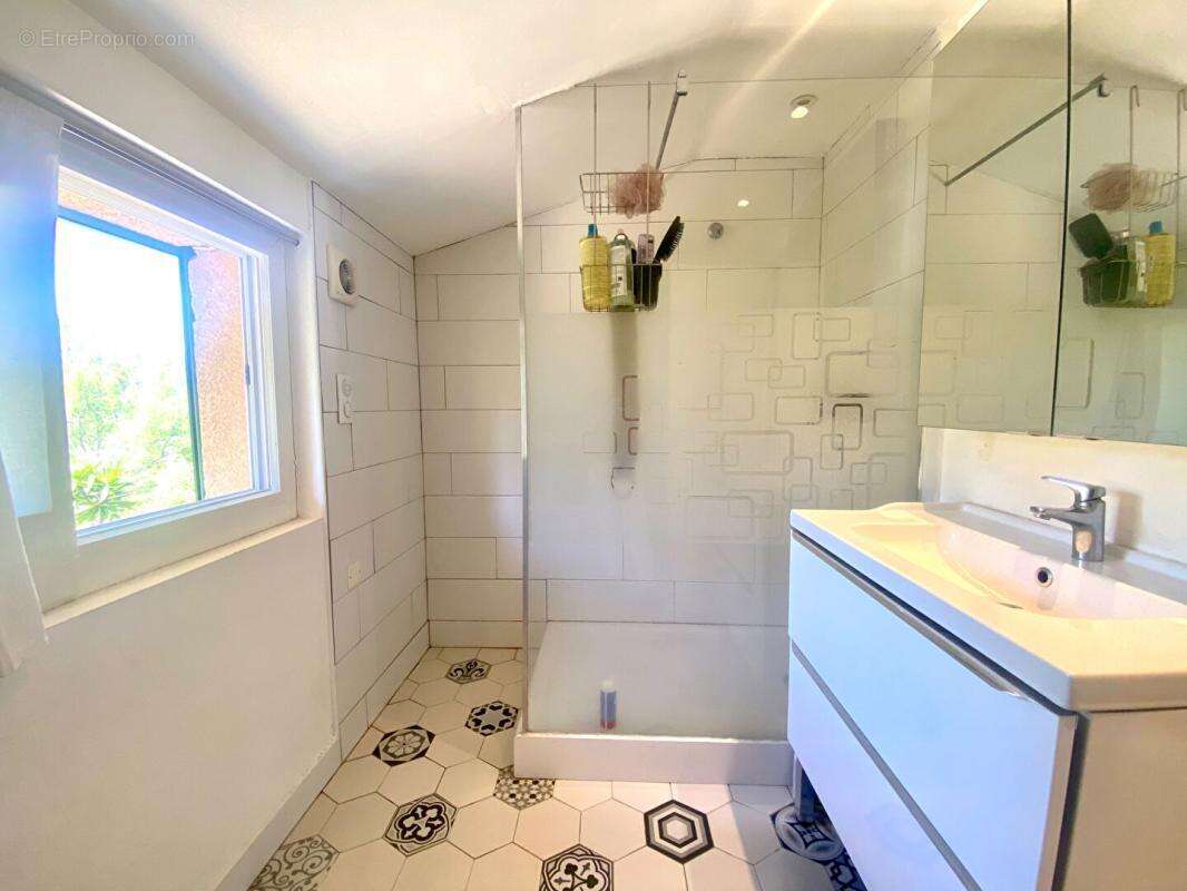 Maison La Cadiere D Azur 3 pièce(s) 90 m2 avec dépendance - photo 9