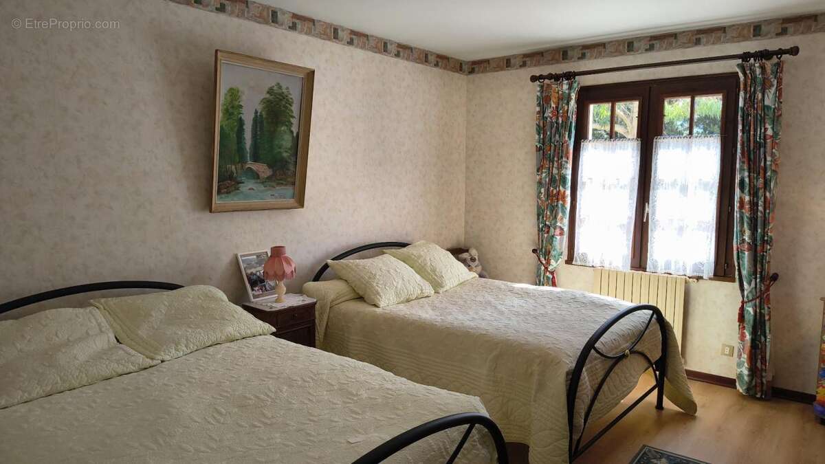 Maison 143 m² à Saint-Julia-De-Bec  - photo 8