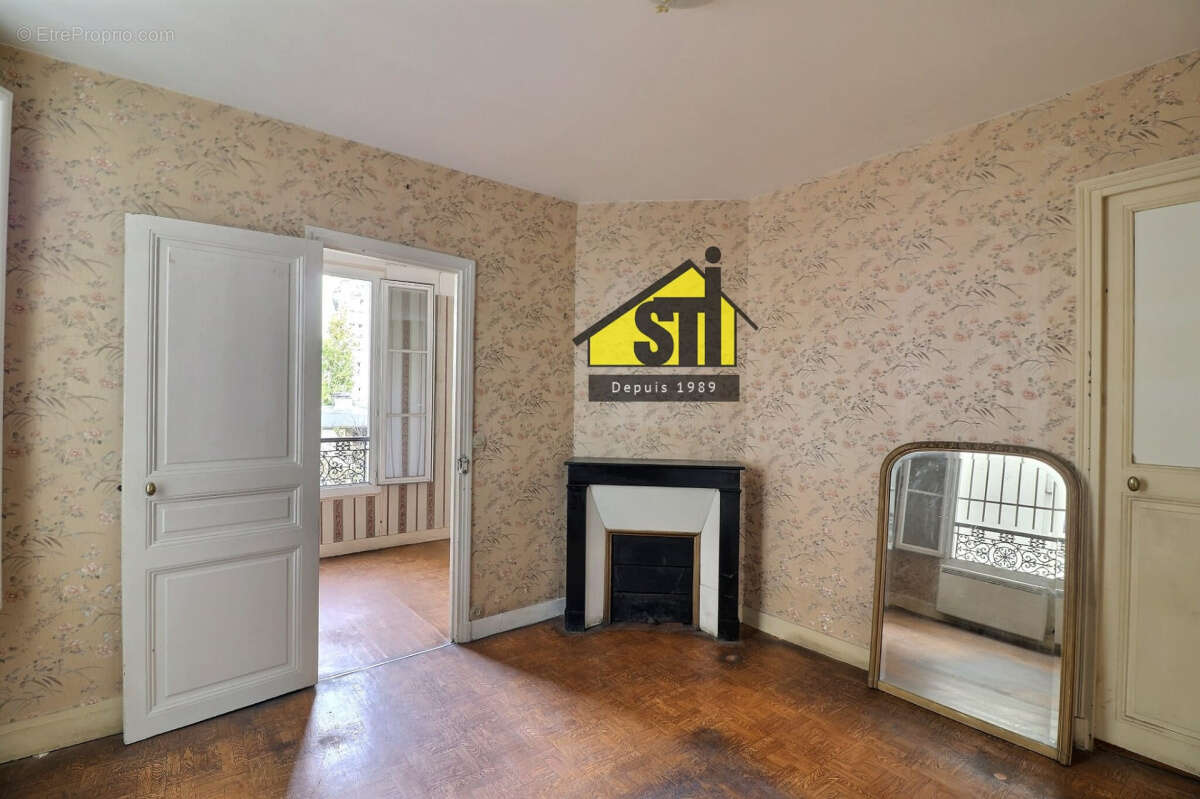 Appartement à PARIS-14E