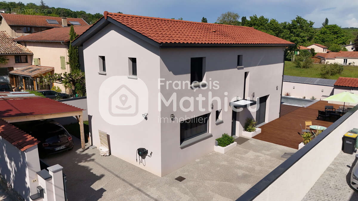 Maison à TREVOUX