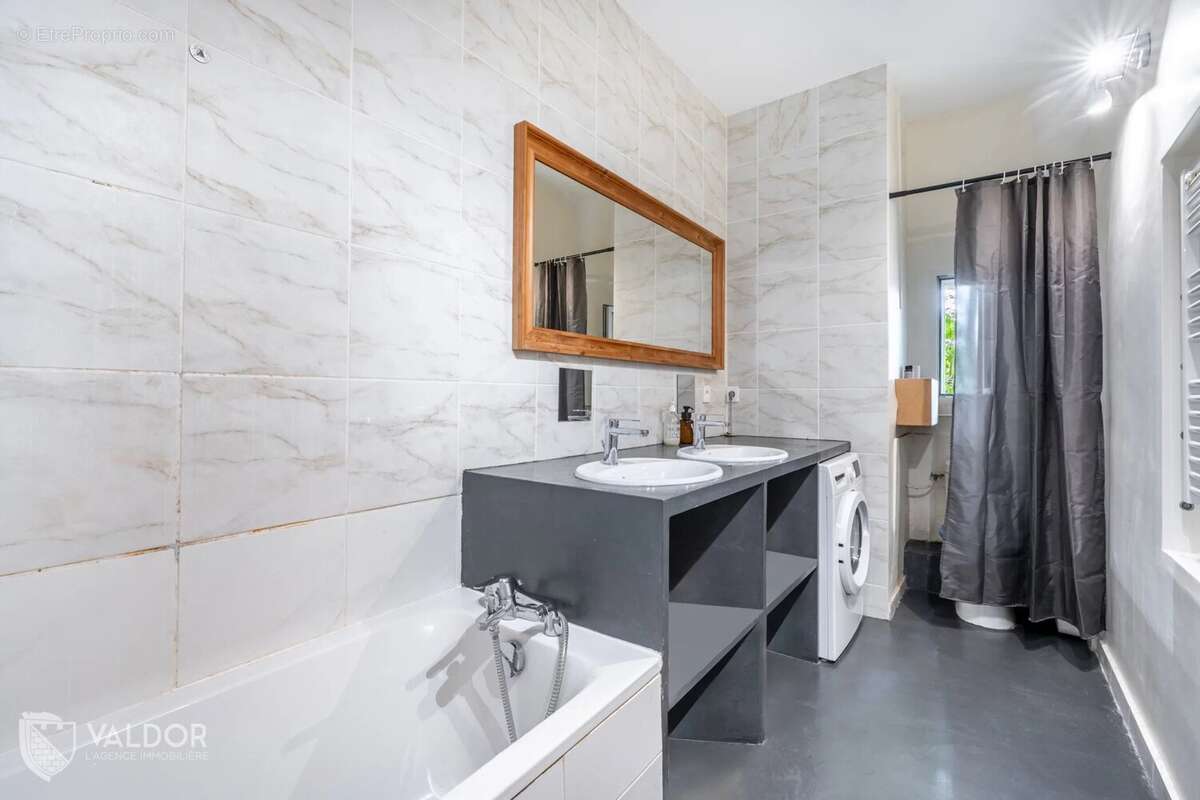 Appartement à LYON-6E