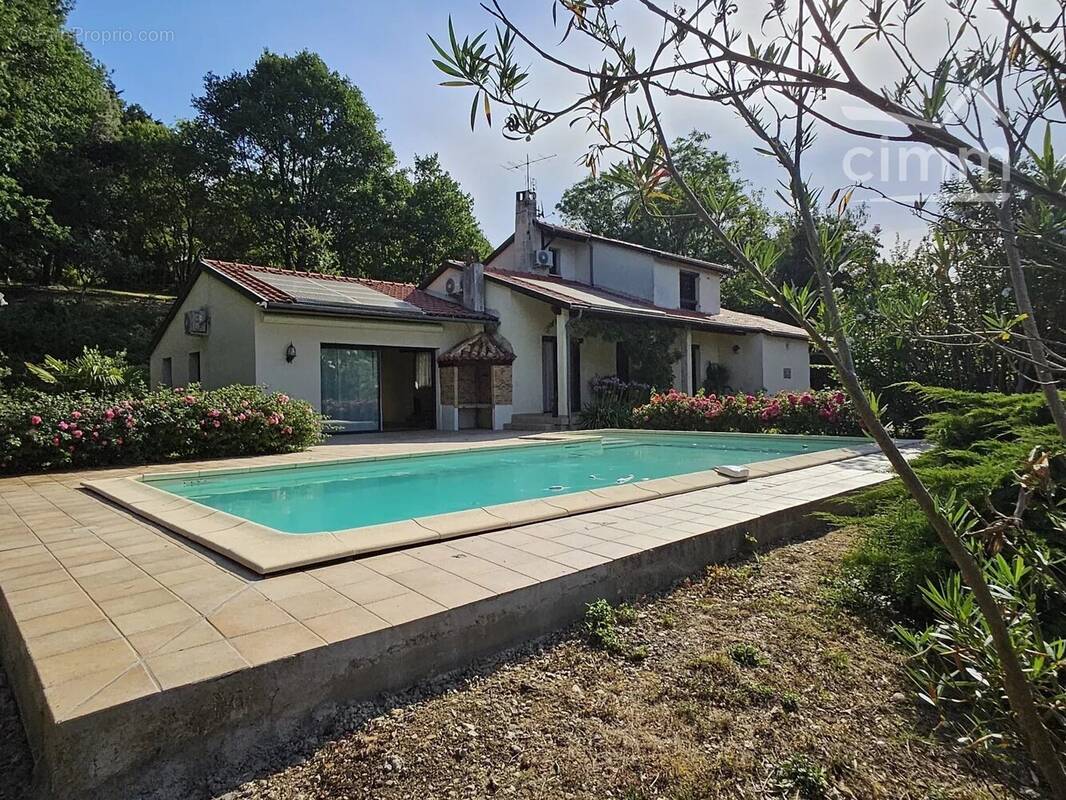 Photo Maison à Roquefort au prix de 309 000€