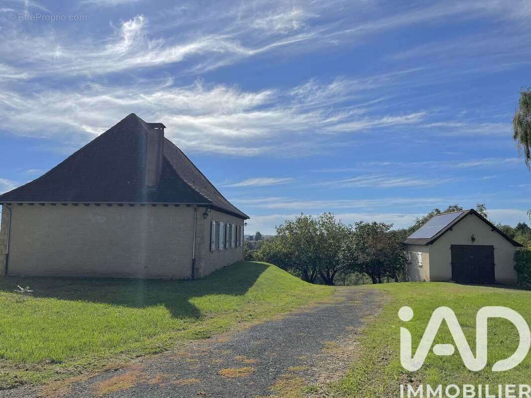 Photo 2 - Maison à BEAUREGARD-DE-TERRASSON